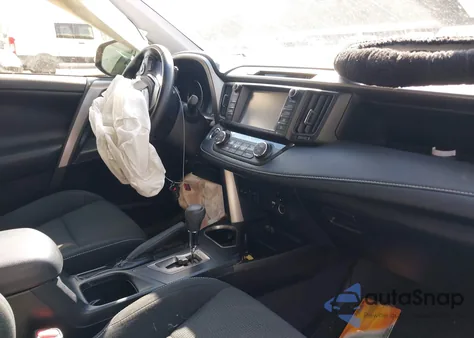 2018 Toyota Rav4 Xle z USA, uszkodzony, nr VIN JTMRFREV0JJ237923